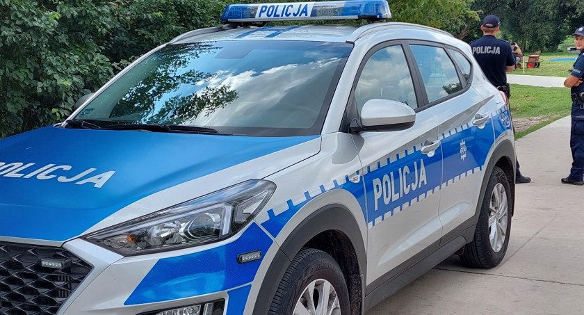 Kobieta okradała market - jej łupem stały się dekoracje ogródka i kilka innych rzeczy