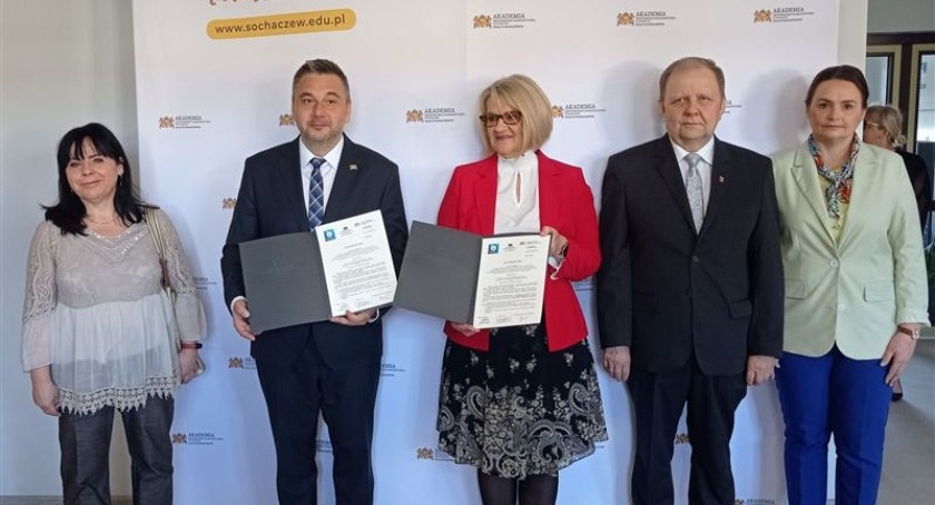 Akademia Ekonomiczno - Humanistyczna w Sochaczewie objęła patronatem ZS RCKU Ogrodnik  