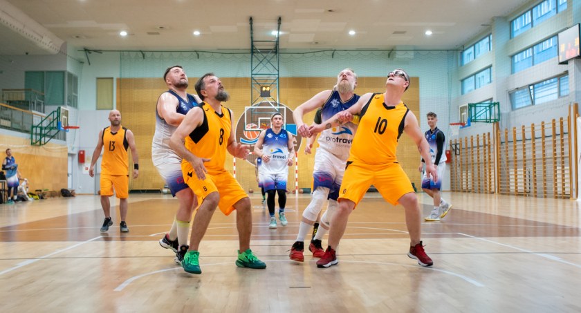 Koszykarska Liga Biznesu - kolejne zwycięstwo SSMK [FOTO]