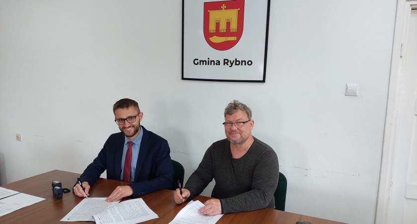 Gmina Rybno: Umowa na wymianę urządzeń grzewczych w indywidualnych gospodarstwach domowych na terenie gminy została podpisana