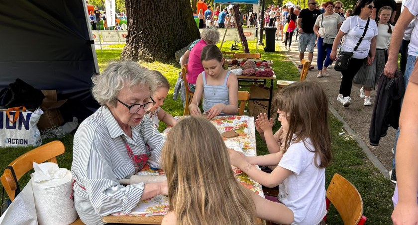 Dzień Dziecka w Sochaczewie 2023 - park odwiedziły tłumy mieszkańców [FOTO]