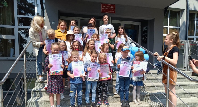 Sochaczewskie Centrum Kultury - konkurs plastyczny Portret Mamy [FOTO]