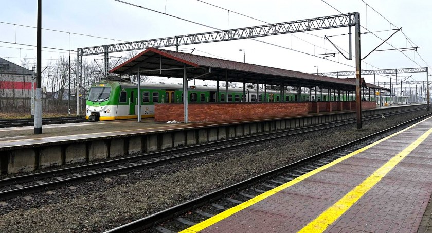 Konduktor z pociągu relacji Sochaczew Otwock - pasażerowie o wspólnych podróżach
