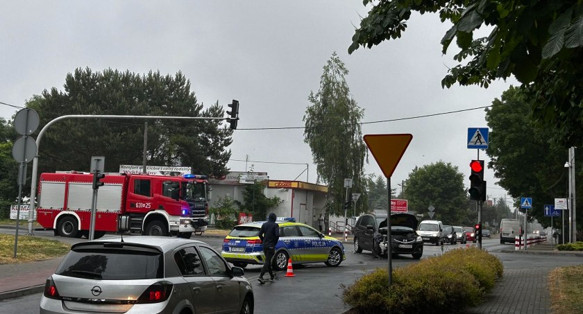 Wypadek na skrzyżowaniu Staszica i 600-lecia 