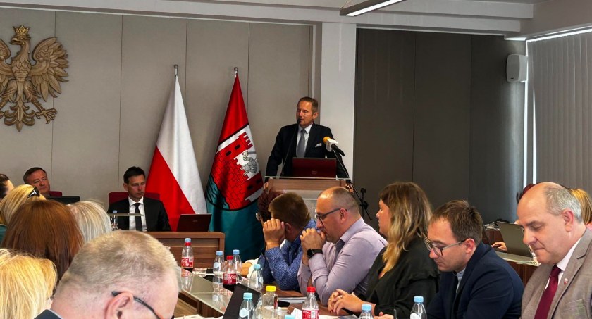 Wybory 2024 w Sochaczewie - jaką szansę na reelekcję ma urzędujący burmistrz?