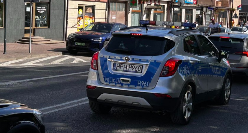 Wysokie mandaty i punkty karne dla kierowców Opla i BMW