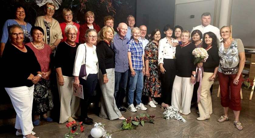 Zespół wokalny UTW na spotkaniu w Parafialnym Klubie Seniora