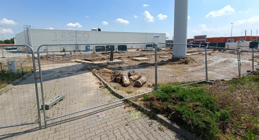Galeria Multishop w Sochaczewie - co powstaje przy obiekcie po markecie Tesco?