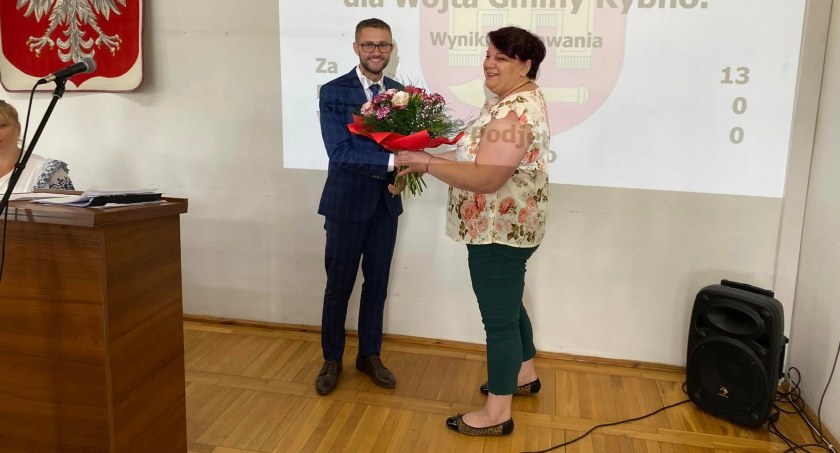 Wójt Damian Jaworski z jednogłośnym absolutorium i wotum zaufania 