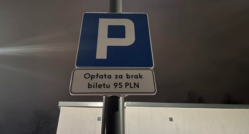 Parking przy markecie - mieszkaniec oburzony wezwaniem 