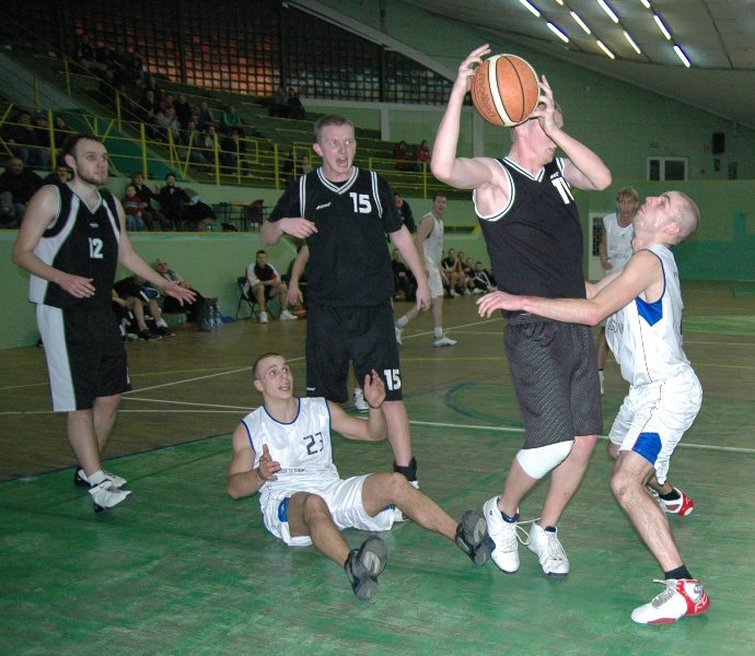 Trzy minuty od play-off