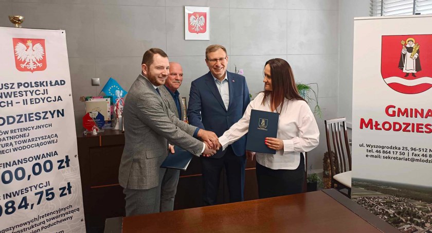 Umowa na wodociąg w gminie Młodzieszyn i trzy zbiorniki retencyjne podpisana