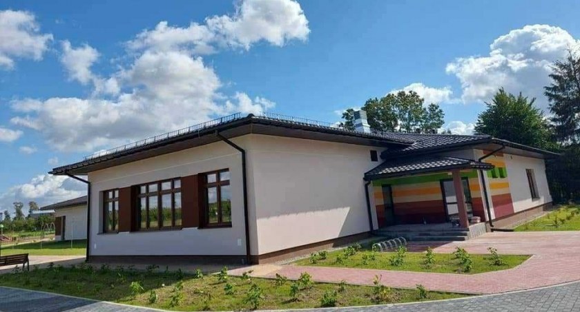 Gmina Rybno: Zakończyła się budowa nowoczesnego przedszkola- inwestycja za prawie 4,6 mln zł. Uroczyste otwarcie już 1 września 2023 roku