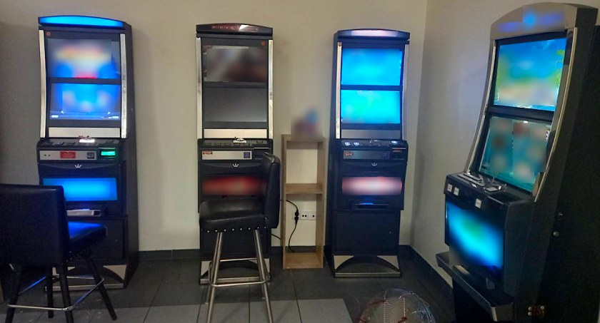 Nielegalne gry hazardowe w Sochaczewie - zabezpieczono automaty i kilka tysięcy złotych 