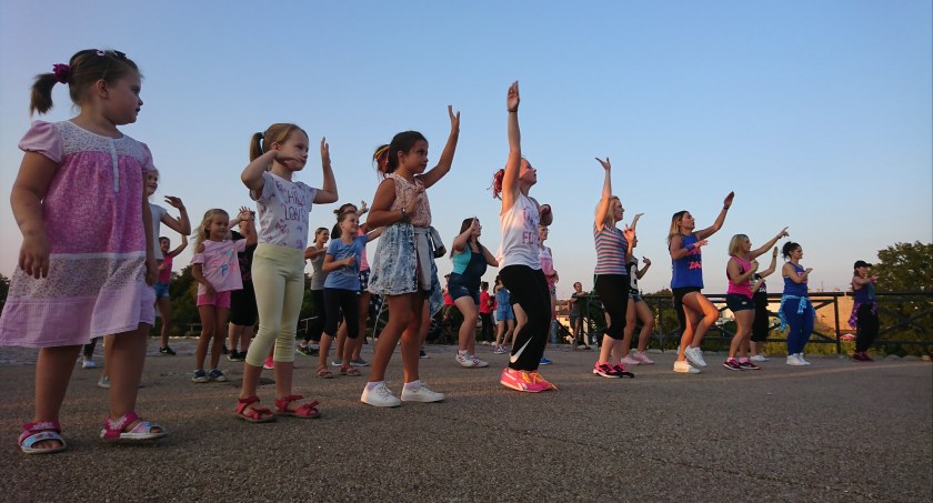 Zumba w Sochaczewie -  zapraszamy na wzgórze zamkowe 