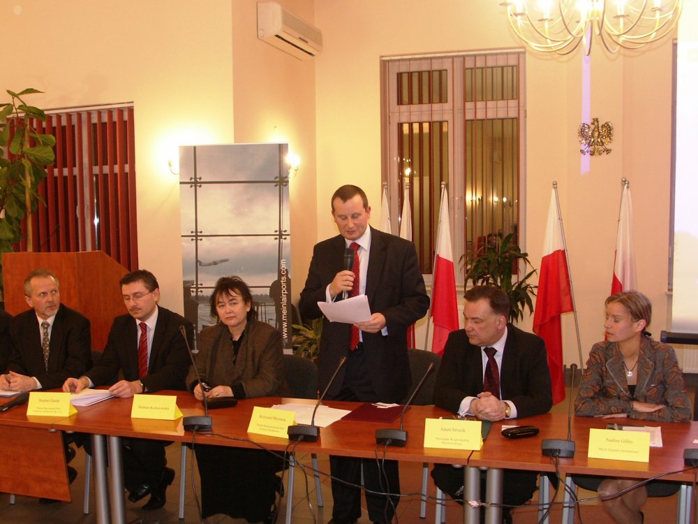Lotnisko Sochaczew: nowi partnerzy strategiczni