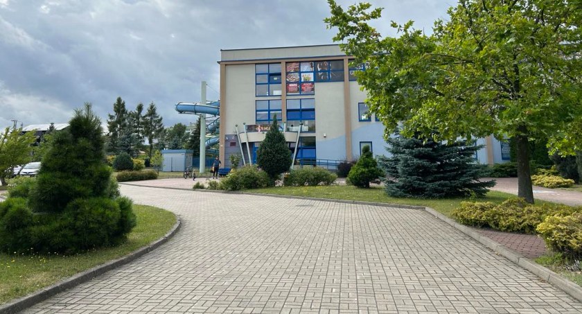 Akcje krwiodawców i mammobus przy pływalni Orka - mieszkańcy oburzeni decyzją o zmianie lokalizacji [SONDA]