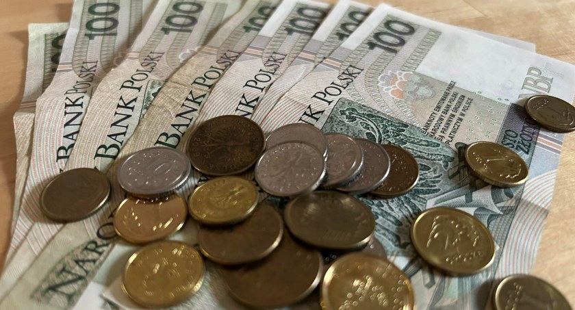 Wypłata 14. emerytury 2023 - kiedy seniorzy dostaną pieniądze?