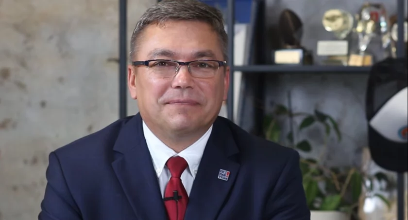 Andrzej Kuśmirek o darmowej komunikacji i źródłach jej finansowania 