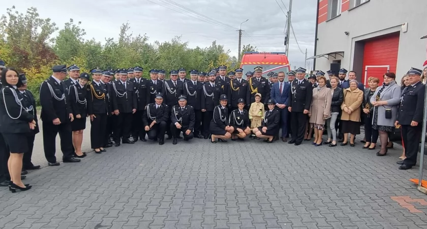 Gmina Rybno: Uroczyste przekazanie nowego lekkiego samochodu kwatermistrzowskiego dla OSP Jasieniec