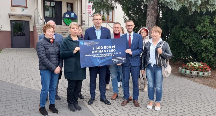 Gmina Rybno: 7 600 000,00 zł na przebudowę i modernizację dróg gminnych, promesa wręczona