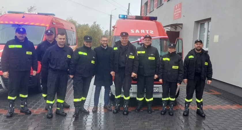 Gmina Rybno: Lekki samochód kwatermistrzowski dla Ochotniczej Straży Pożarnej w Cyprianach, uroczyste przekazanie