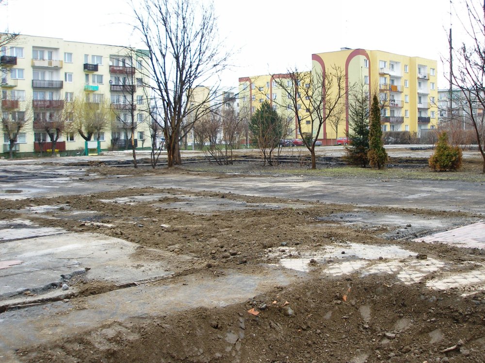 Teren dawnej czwórki wysprzątany