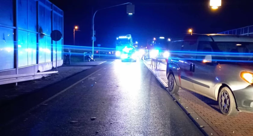 Wypadek w miejscowości Żdżarów – zderzenie skutera z ciągnikiem 