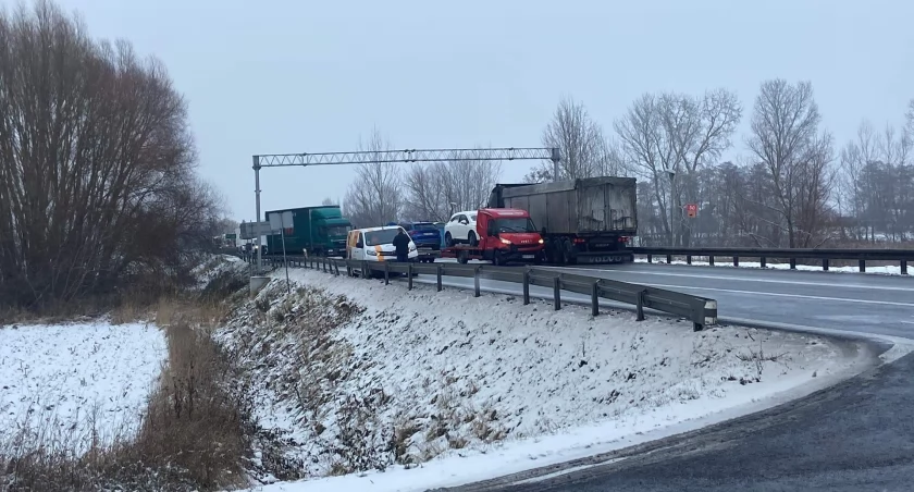 Wypadek w Jeżówce - pilna informacja dla kierowców 