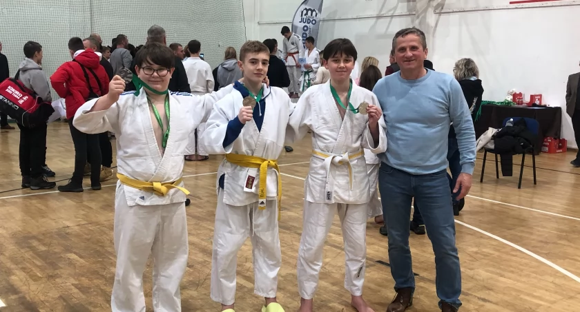 Mikołajkowe medale dla zawodników Uczniowskiego Klubu Sportowego Siódemka Judo  Sochaczew