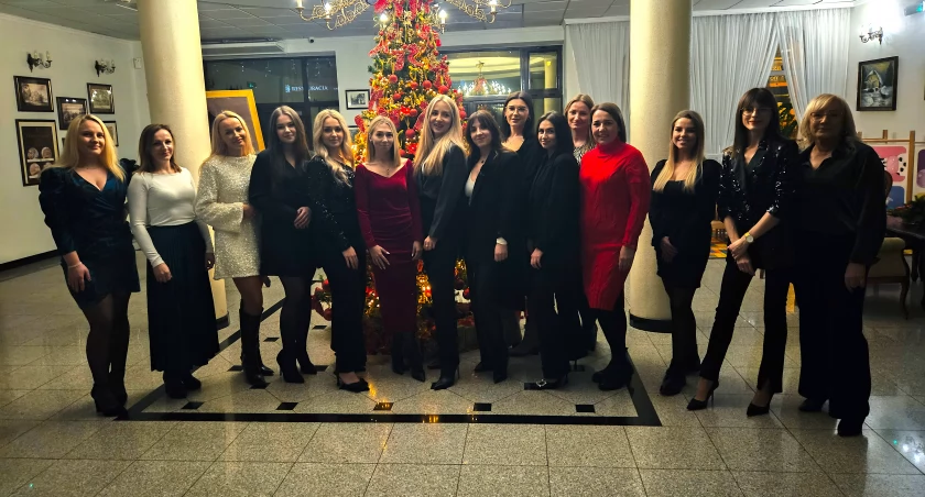 Kobiety Kobietom w Sochaczewie - wsparcie i  partnerskie działanie myślą przewodnią świątecznego spotkania [FOTO]
