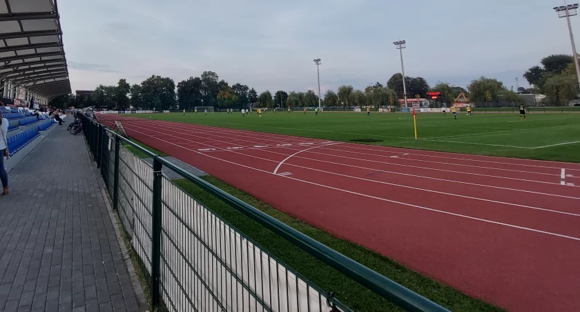 Nazwa stadionu przy Warszawskiej - patronat bez rozpatrzenia 