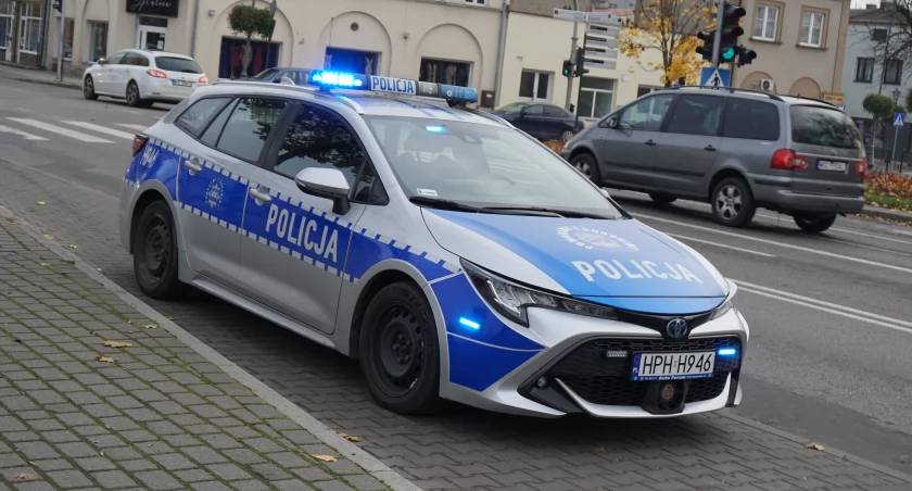 Mężczyzna prowadził auto mimo pięciu zakazów prowadzenia pojazdów - miał 3 promile alkoholu w organizmie 