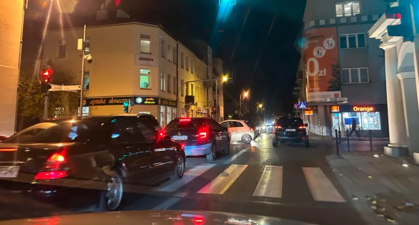 Interwencje mieszkańców w Sochaczewie - gdzie i co można zgłaszać do dyżurnego miasta?