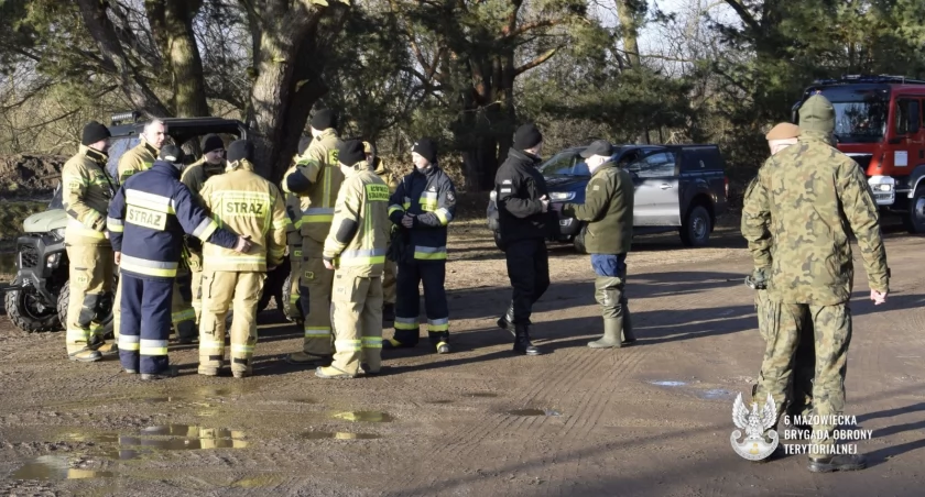 Terytoralsi i żołnierze monitorują stany na Wiśle - sprawdzają także w naszym powiecie 