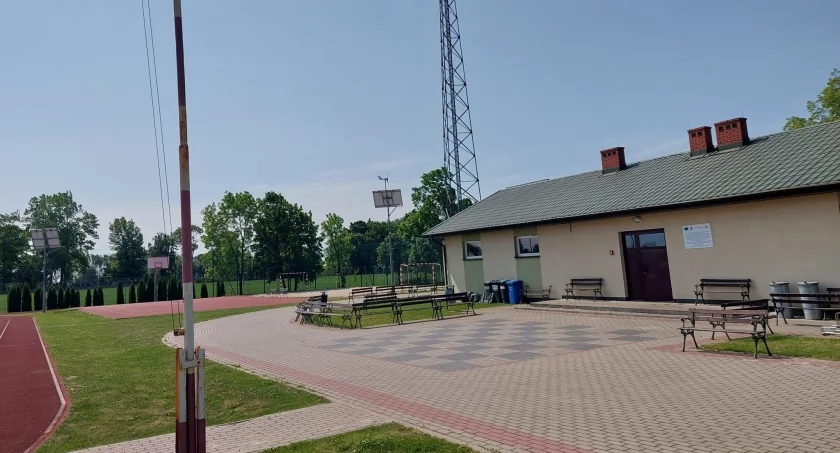 Gmina Rybno: 44 000,00 zł dofinansowania na remont zaplecza socjalno-szatniowego w budynku znajdującym się na terenie stadionu gminnego 