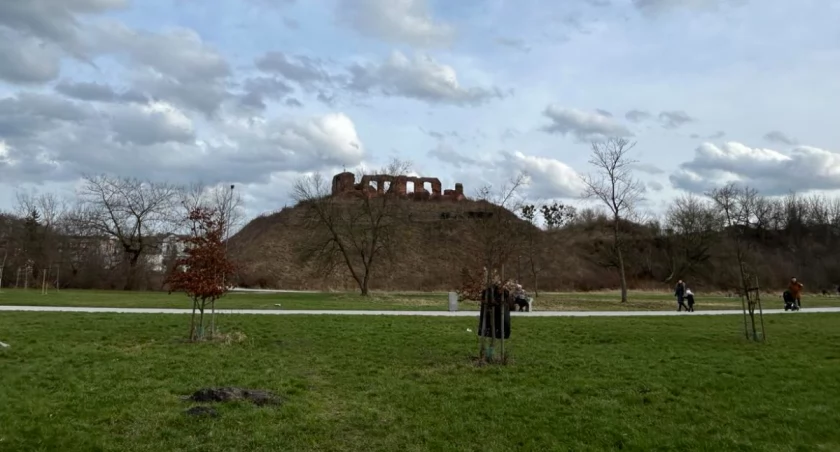 Powiatowy Konkurs Historyczny „Dziedzictwo kulturowe i naturalne ziemi sochaczewskiej” - ZS RCKU Ogrodnik zaprasza