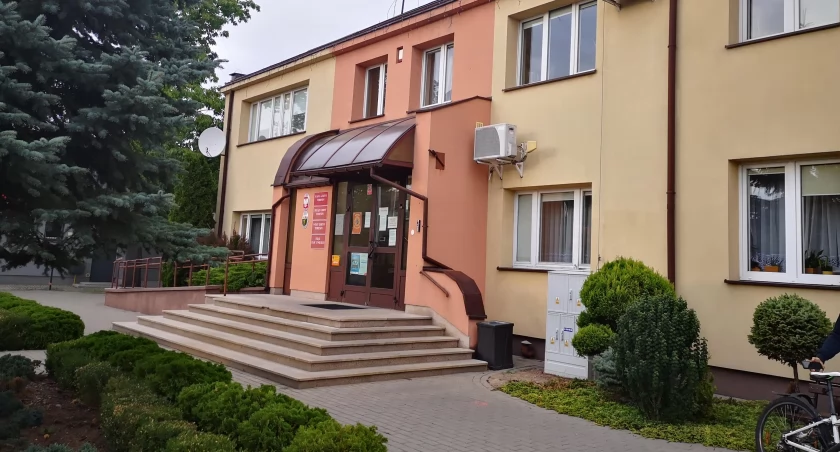 Wybory samorządowe 2024 w gminie Teresin - informacja o bezpłatnej komunikacji 7 kwietnia 