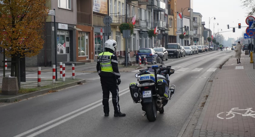 Motocykle na sochaczewskich drogach - funkcjonariusze policji apelują 