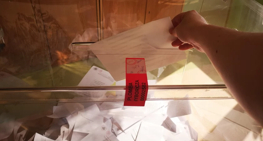 Wybory samorządowe 2024 - frekwencja w powiecie sochaczewskim