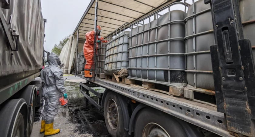 Straż Pożarna Sochaczew - wyciek substancji chemicznej w Kożuszkach-Parcel [FOTO]