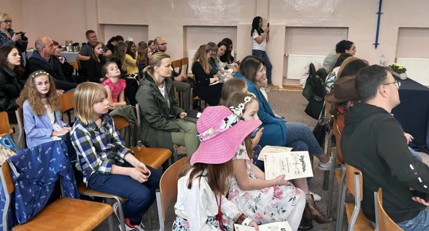 VII edycja Powiatowego Konkursu Piosenki Polskiej 