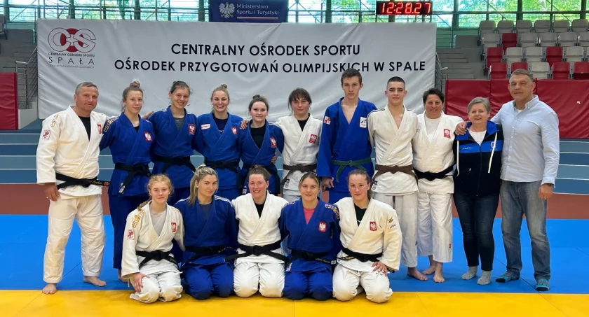 Kadra Narodowa Juniorek trenowała pod okiem trenera Janusza Piechny  w Centralnym Ośrodku Sportu w Spale.