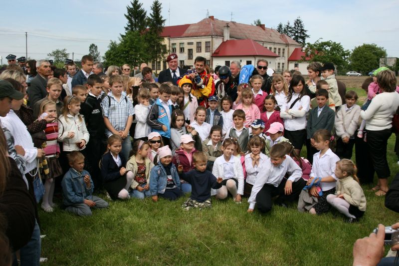 „Spadali z obłoków....”