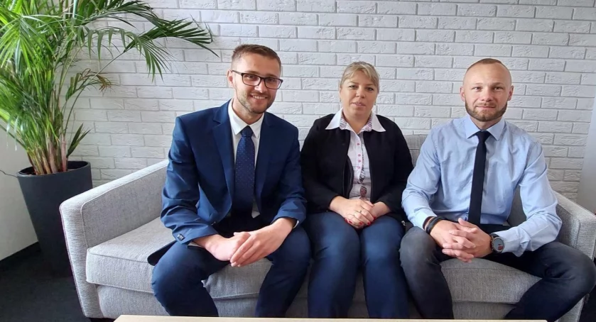 Wójt Damian Jaworski, przewodnicząca Rady Gminy Rybno Iwona Brodowska oraz wiceprzewodniczący Rady Gminy Rybno Mariusz Kęska o sprawach bieżących gminy Rybno 