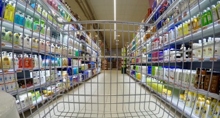 Kradzież w sochaczewskiej drogerii. Zamiast rabatów – rabuś