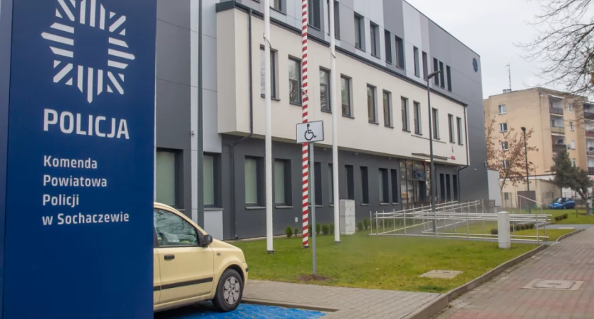 Kierowca białego busa poszukiwany - jest komunikat policji