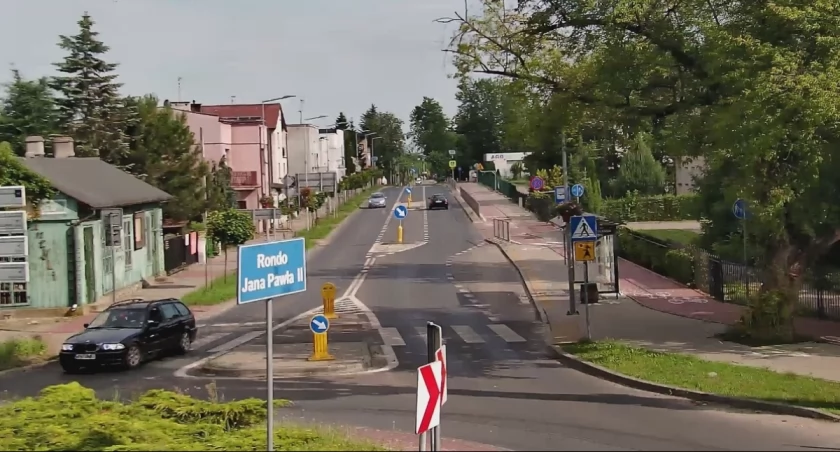 Znamy markę samochodu podejrzanego o zniszczenie wiat przystankowych