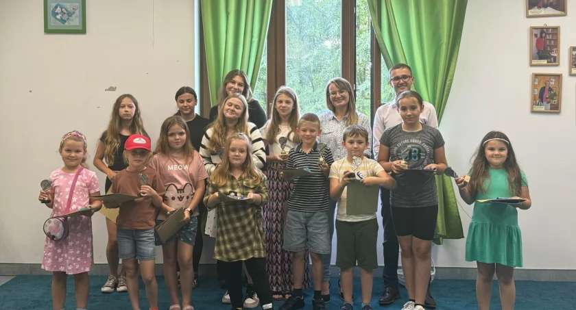 Zakończenie zajęć Biblioteczki Niedźwiadka i Studia Piosenki w bibliotece w Rybnie