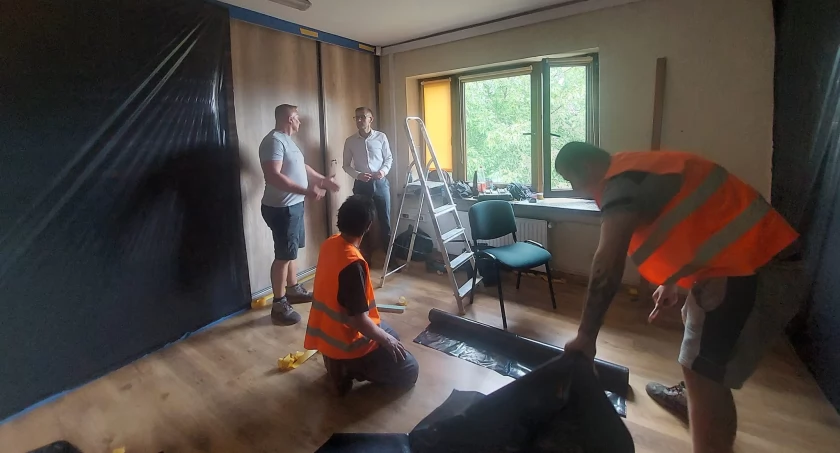 Gmina Rybno: Rozpoczął się remont pomieszczeń budynku Urzędu Gminy Rybno 